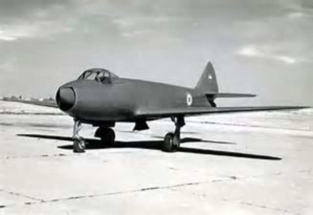 Se crea el avion a chorro.