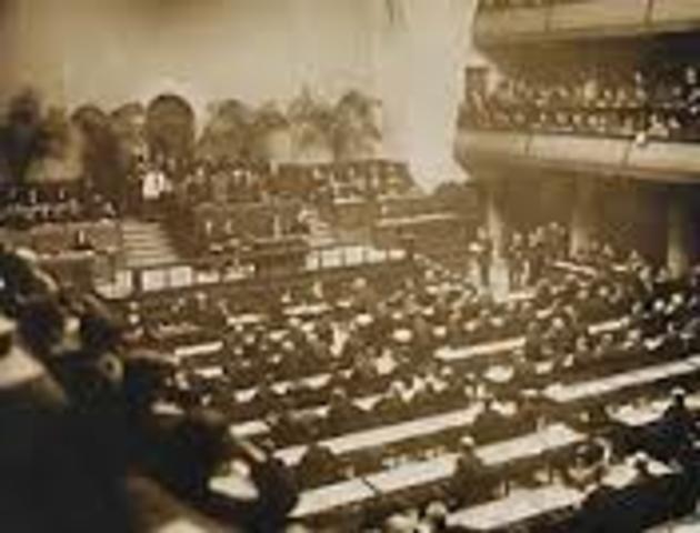 first meeting of the League of Nations takes place