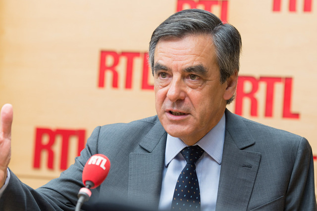 Création d'une "série" de FAQ F.Fillon (YouTube)