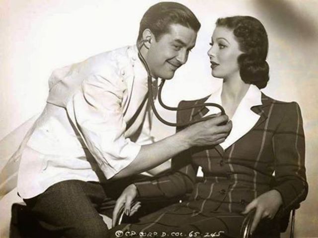 Décret concernant les services des docteurs avec le Service de santé nationale