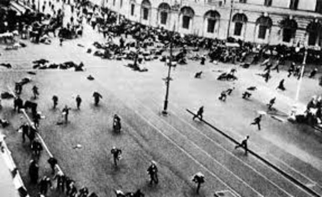 Bolshevik uprising fails in Petrograd