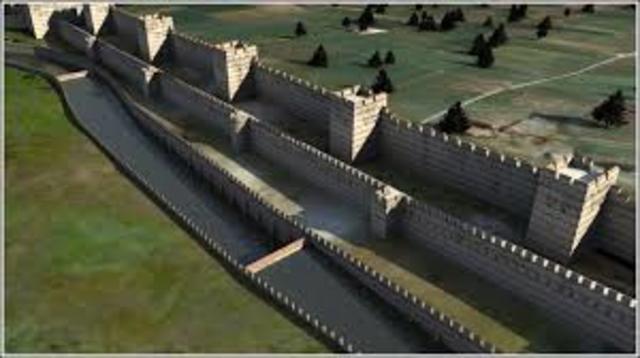 Byzantine: Theodosius II builds a great wall around Constantinople, establishing it as the center of the new Eastern Roman Empire(Byzantine Empire)