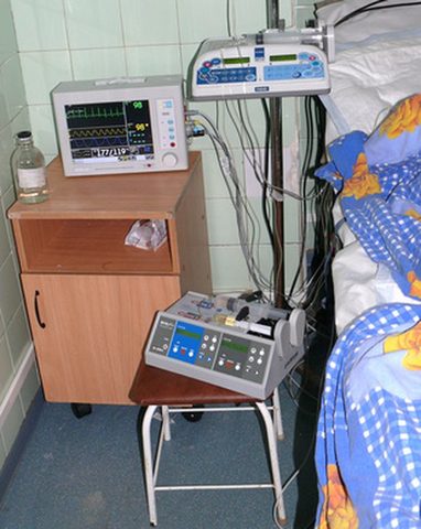 Paul Zoil construyó el desfibrilador