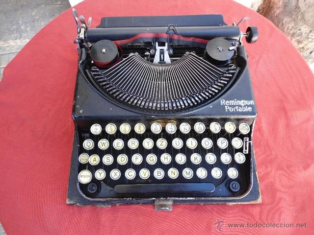 PRIMERA MAQUINA DE ESCRIBIR