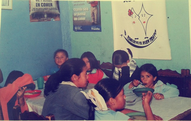 ¿Cuantas personas empezó ha beneficiar el comedor al inicio?