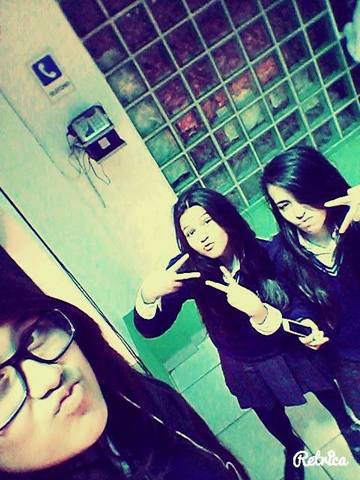 aqui ya no era tan papa y era fara :v , jiji con mis amiguis too