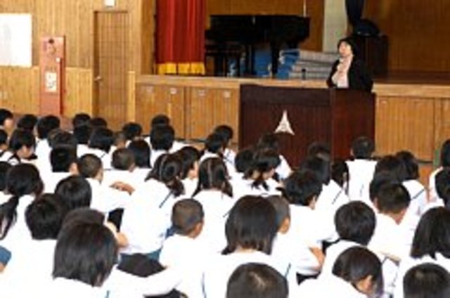 I entered to junior high school.