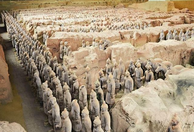 Terracotta Army (Army of emperor Shi Huangdi)