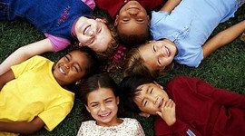 Timeline: Tras los pasos de la Infancia