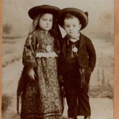 Timeline: EL NIÑO Y EL ADOLESCENTE A LO LARGO DE LA HISTORIA