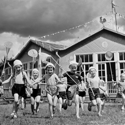 Timeline: История появления детских садов.