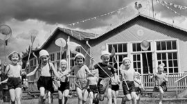 Timeline: История появления детских садов.