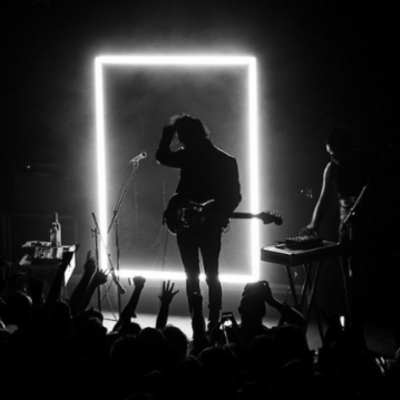 Timeline: DH TIMELINE - The 1975
