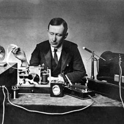 Timeline: LA HISTORIA DE LA RADIO EDUCADORA EN MÉXICO DE 1920 A 1990- REALIZADO POR: Martínez Ruíz Janeth Alejandra