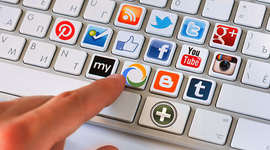 Timeline: REDES SOCIALES