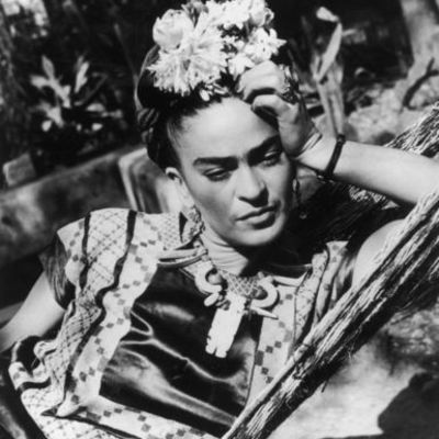 Timeline: Larga vida a nuestra Frida Kahlo.