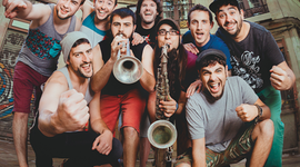 Timeline: La història de Txarango