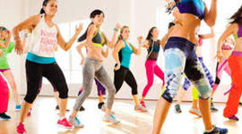 Timeline: Historia Una estrella en el mundo de fitness, “Beto” Pérez, entrenador de acondicionamiento físico, tropezó con el concepto de inspiración latina de baile-fitness a mediados de la década de los 90´s en su natal Cali, Colombia.