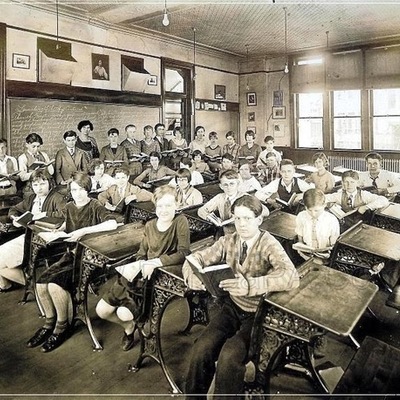 Timeline: RESEÑA HISTÓRICA DE LAS CONCEPCIONES DE INFANCIA Y ADOLESCENCIA EN LA SOCIEDAD