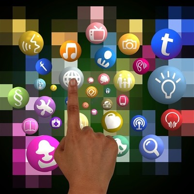 Timeline: Evolución de Medios de Comunicación