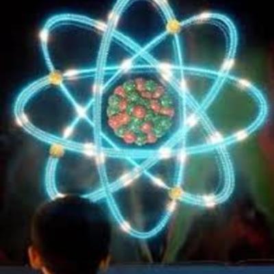 Timeline: Modelos atômicos  estrutura nuclear. Flávio Heitor e Michael Luan