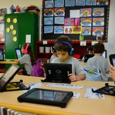 Timeline: DESARROLLO DE LA TECNOLOGÍA EDUCATIVA Y LA PROFESIÓN DOCENTE
