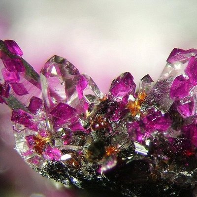 Timeline: История открытия кристаллов.