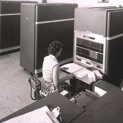 Timeline: LA HISTORIA DE LOS COMPUTADORES