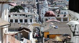 Timeline: Calle de las 7 Cruces en el  Centro Histórico de Quito