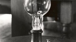 Timeline: Light Bulb