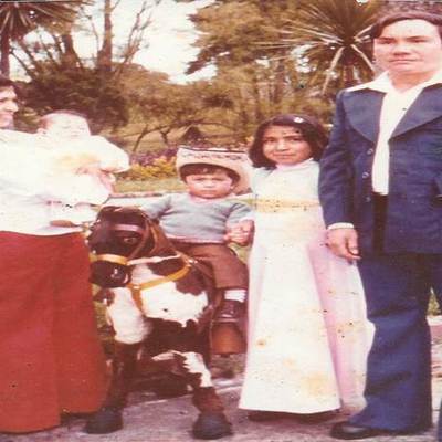 Timeline: PASEO CON MIS PADRES