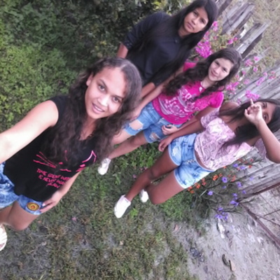 Timeline: 2017 en este año compartimos muy bellos momentos con yerly