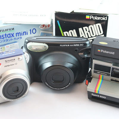 Timeline: History of Cameras (1839 - 2005)