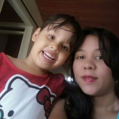 Timeline: MIS EXPERIENCIAS DE SER NIÑERA.. MARIA C. MARTINEZ