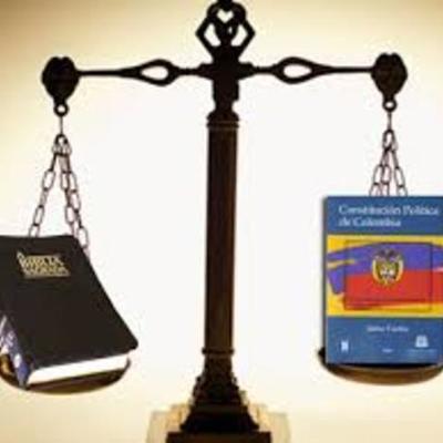 Timeline: Historia de la constitucion de La Republica de Colombia