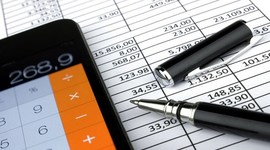 Timeline: impuestos y su impacto en el hombre