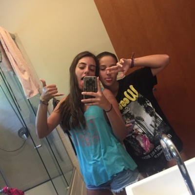 Timeline: Amizade- Luisa Verri e Gabriela Paes