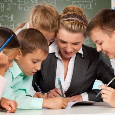 Timeline: HISTORIA DEL MAESTRO Y LA EDUCACIÓN