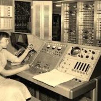 Timeline: Reno Holmes: History of the Computer