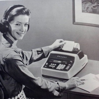 Timeline: SUCESOS HISTÓRICOS PRESUPUESTOS