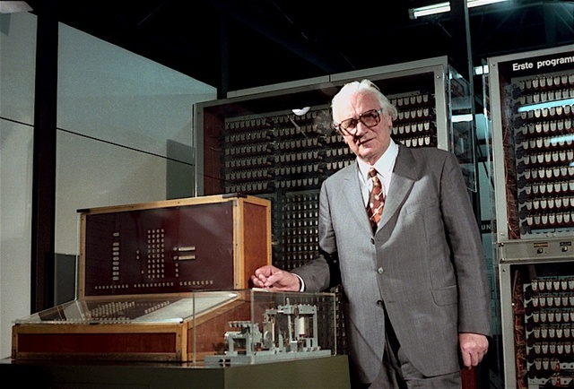 HISTORIA DE LA COMPUTADORA timeline | Timetoast timelines