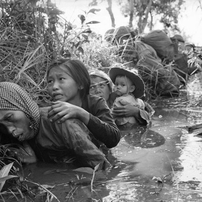 Timeline: A Guerra do Vietnâ - Leticia Rosa e Wueslen Miguel