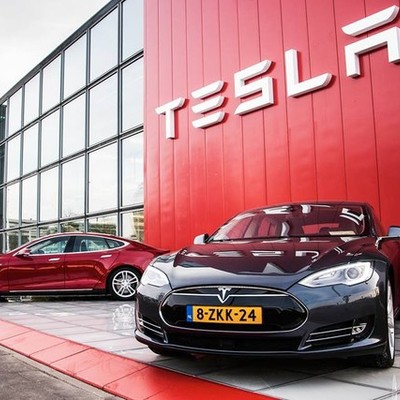 Timeline: Momentos importantes en Tesla