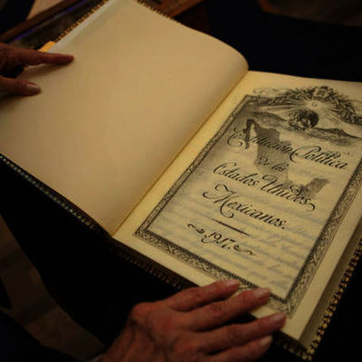 Timeline: Revisión Histórica del Sistema Constitucional Mexicano