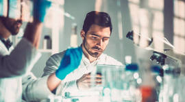 Timeline: Evolución de la tecnología a través del tiempo con respecto a la salud by Mariana Moguel Saury