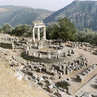 Timeline: Αθηνα πορεια προς τη  δημοκρατια κουμανιτσιωτης καπετανακος