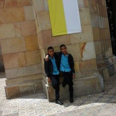 Timeline: INFANCIA Y ADOLESCENCIA