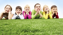 Timeline: Tras los pasos de infancia y adolescencia