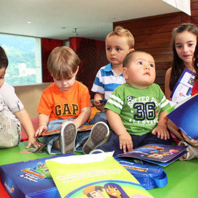 Timeline: HISTORIA DE LA NIÑEZ