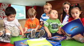 Timeline: HISTORIA DE LA NIÑEZ